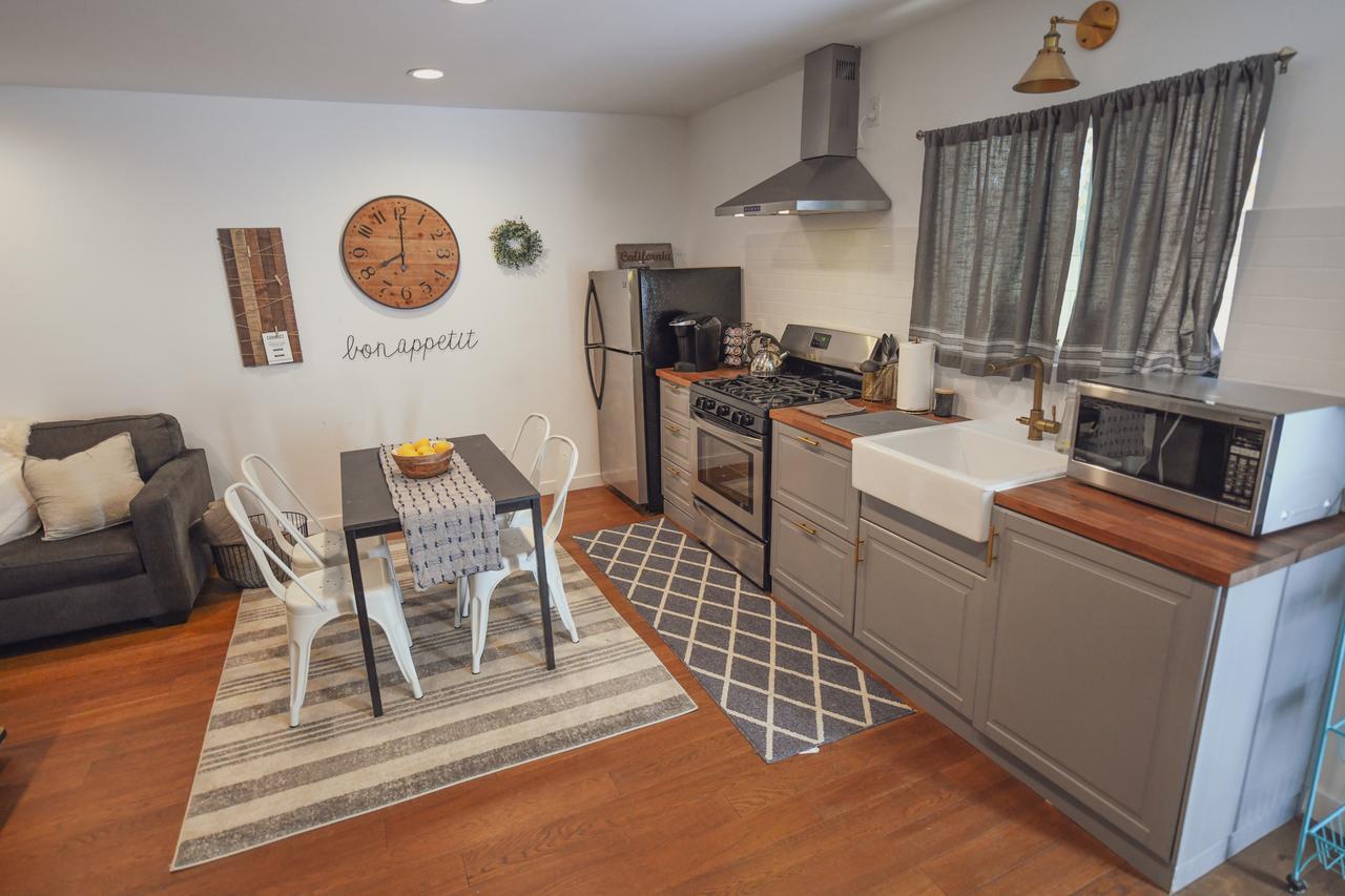 Charming Valley Village Guesthouse Permit # Hsr Two Three Zero Zero 2794 Los Angeles Exterior foto